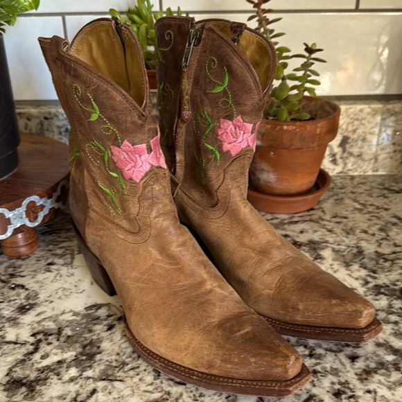 Tony Lama Shoes - Tony Lama short cowboy leather boot pink embroidered floral accent
